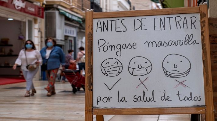 Telediario 1 - Multas de entre 600 y 2.500 euros en Murcia por tirar mascarillas y guantes al suelo