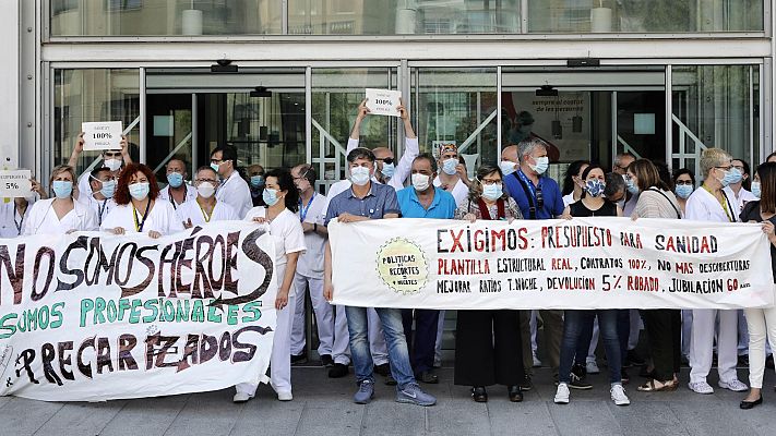 Telediario 1 - Los sanitarios, víctimas en la lucha contra el COVID-19