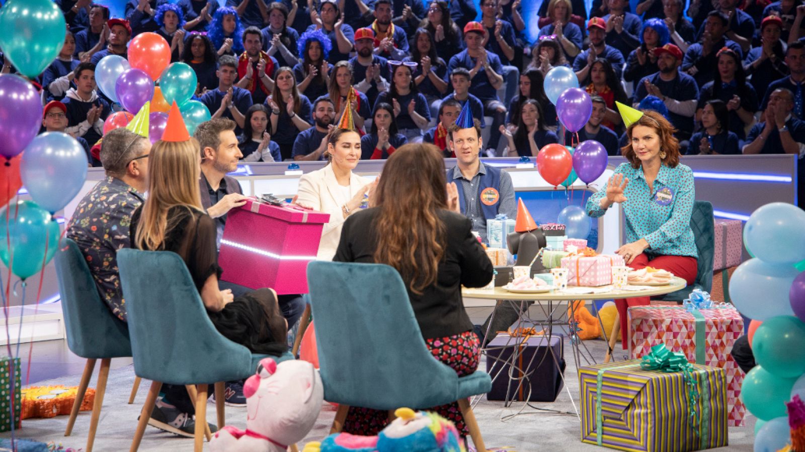 Flo, primera víctima del regalo envenenado | Ver