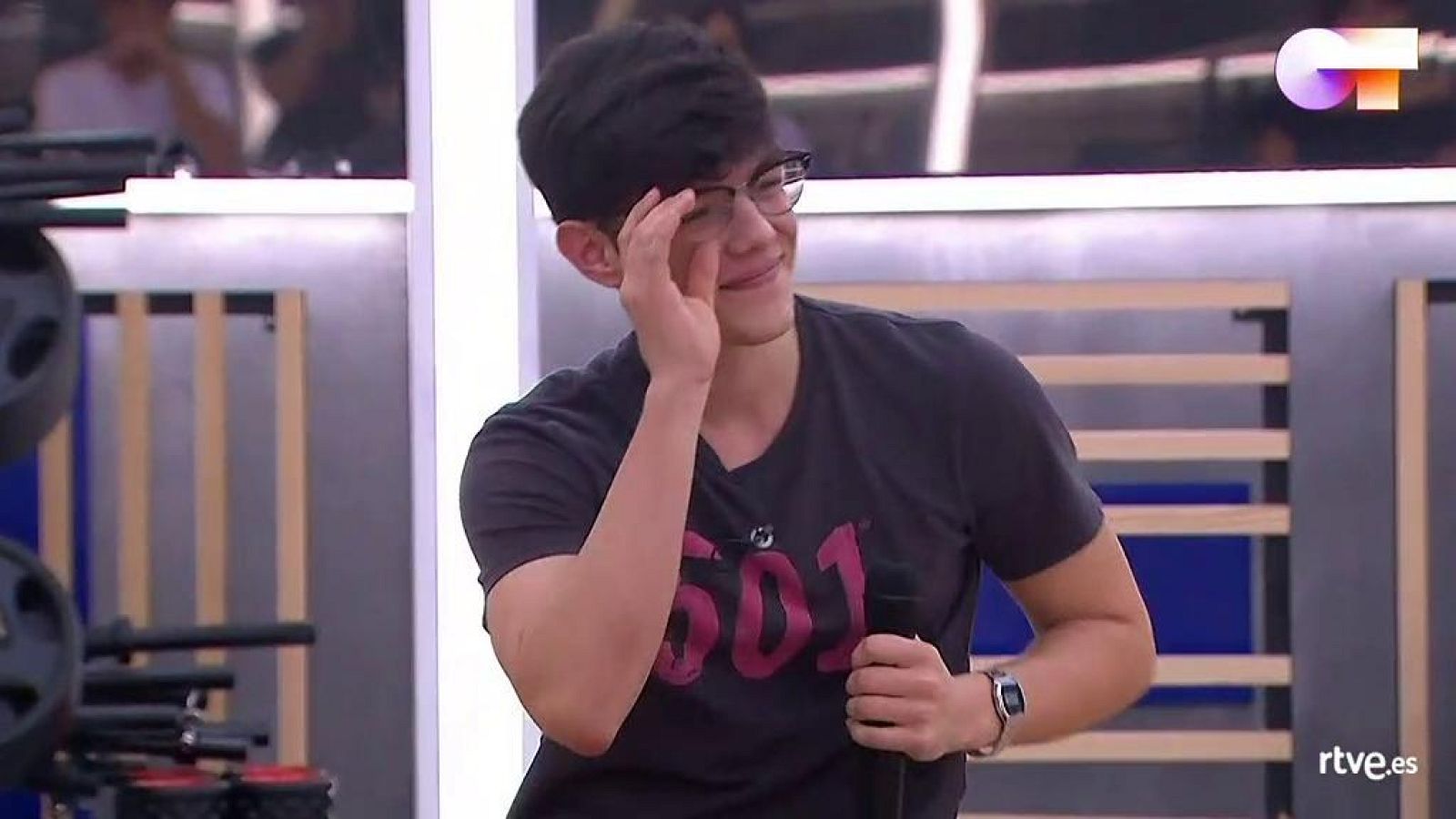 Flavio canta "Calma", de Flavio, en el segundo pase de micros de la Gala Final de Operación Triunfo 2020