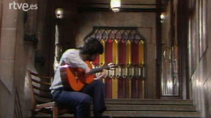 Gaudí i la música - Guitarra al Park Güell