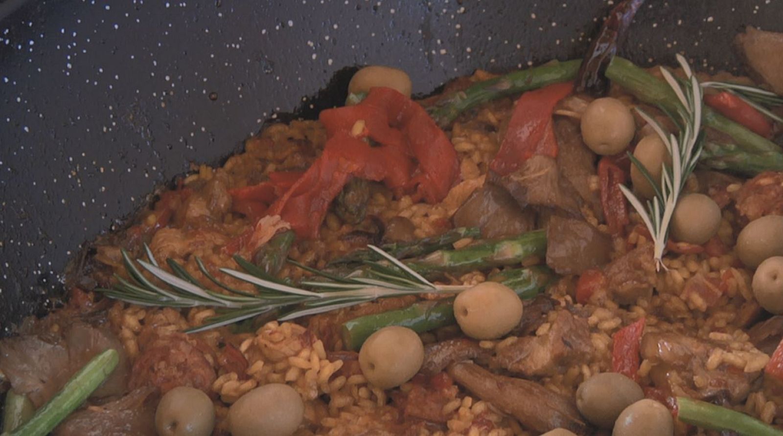 Arroz de campo y corral, ¡con aceitunas!