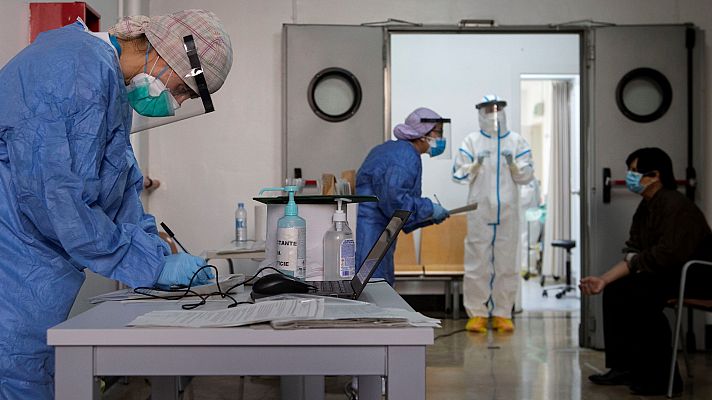 Especial Coronavirus - Sanidad mantiene congelada la cifra total de fallecimientos con Covid-19 a la espera de actualizar los de inicio de síntomas antes del 11 de mayo