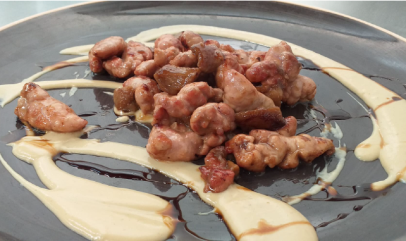 Salteado de mollejas de cordero lechal con boletus y foie del restaurante Restaurante M.A. en Adanero (�vila) | Ver