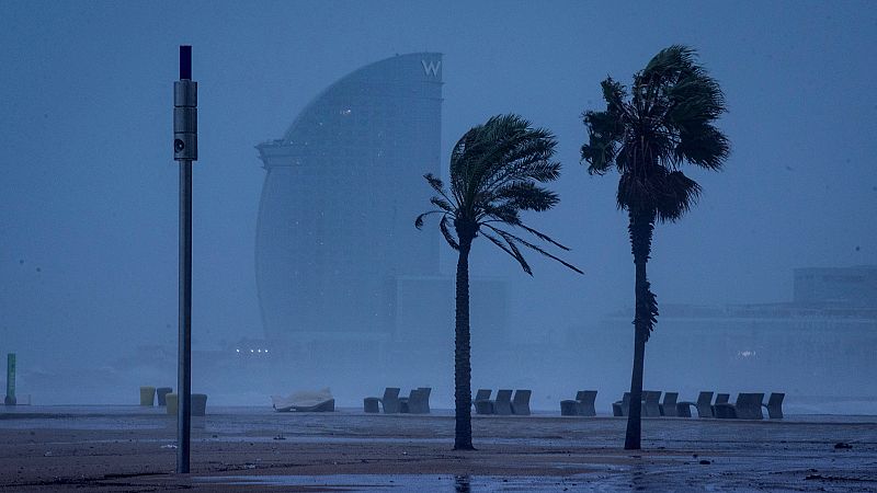 Tormentas en Cataluña y ascenso de las temperaturas en el interior peninsular - ver ahora