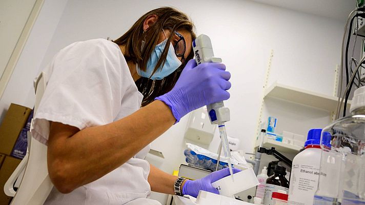 Telediario 1 - La OMS rectifica y aclara que no hay evidencias de que los asintomáticos no contagien el coronavirus