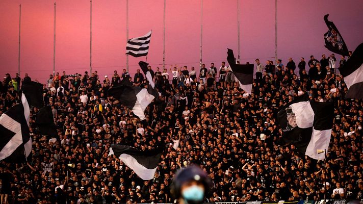 Telediario 1 - En el derbi de Serbia no se cumple el distanciamiento social