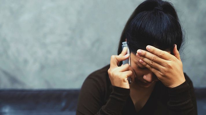 Telediario 1 - Aumentan un 40% las llamadas al 016 para pedir ayuda por violencia de género durante el estado de alarma