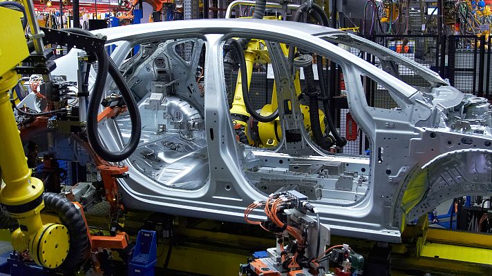 Telediario 1 - Sánchez anuncia más de 3.000 millones para el automóvil