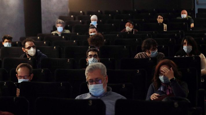 Telediario 1 - Reabren los cines, aunque con ausencia de estrenos