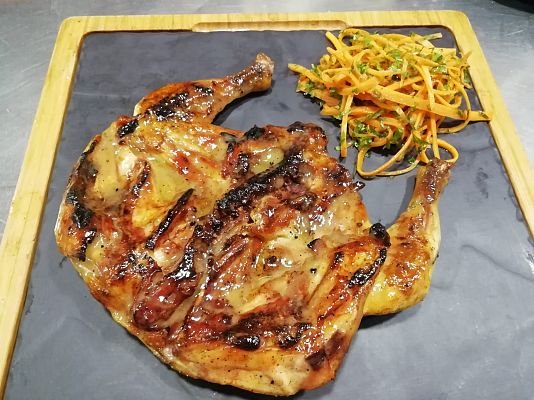 RTVE Cocina - Pollito picantón con ensalada de zanahorias encurtidas