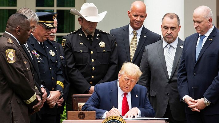 Telediario 1 - Trump anuncia una orden ejecutiva para frenar los casos de violencia policial
