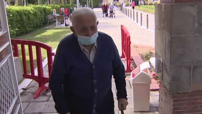 Telediario 1 - Primeros paseos de los ancianos de las residencias de Navarra