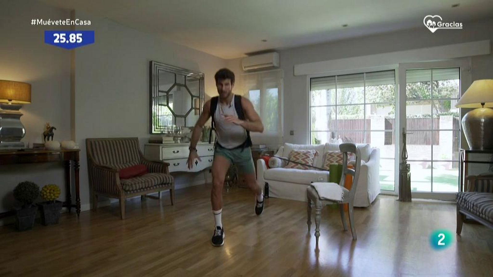 Muévete en casa - ¡Trabaja intensamente gemelos y cuádriceps!