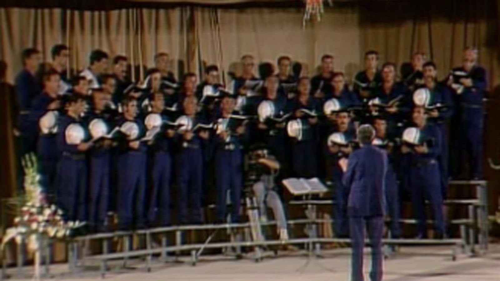 35 certamen internacional de habaneras y polifonía de Torrevieja (1989) - Música en el Archivo de RTVE | Ver