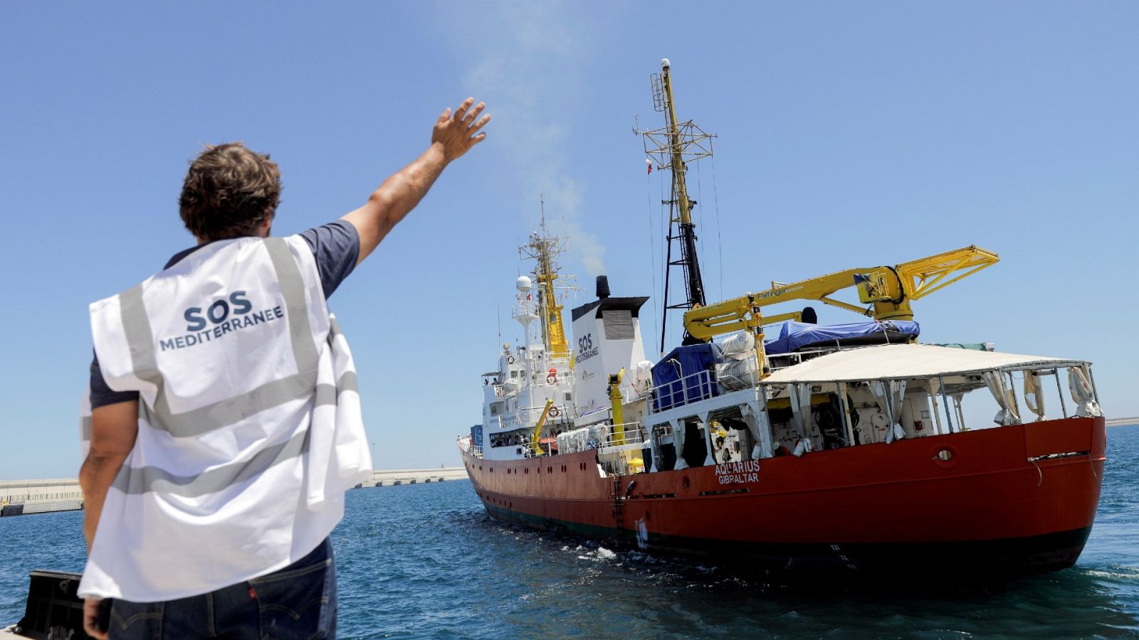 Dos años después de la llegada del 'Aquarius', los migrantes se sienten olvidados