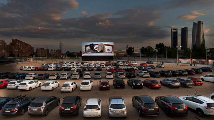 Telediario 1 - Primer concierto celebrado en un autocine en España