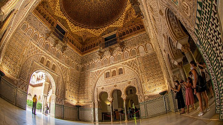 Especiales informativos - El Gobierno pone en marcha un plan de impulso al turismo dotado con más de 4.250 millones de euros