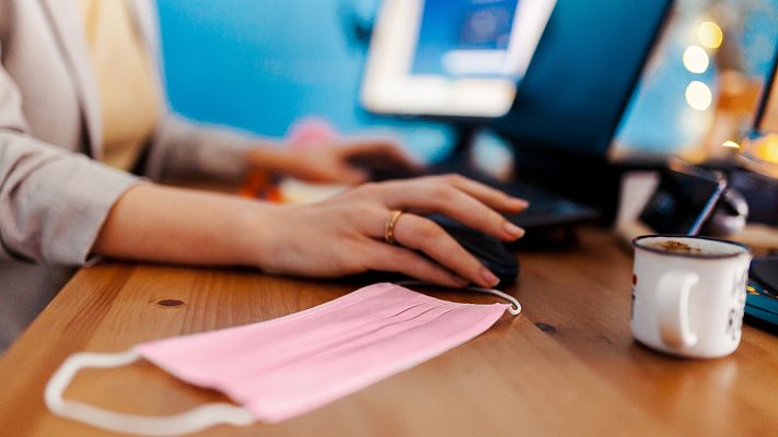 Telediario 1 - Teletrabajo durante el confinamiento: el coronavirus agrava las diferencias entre hombres y mujeres para conciliar