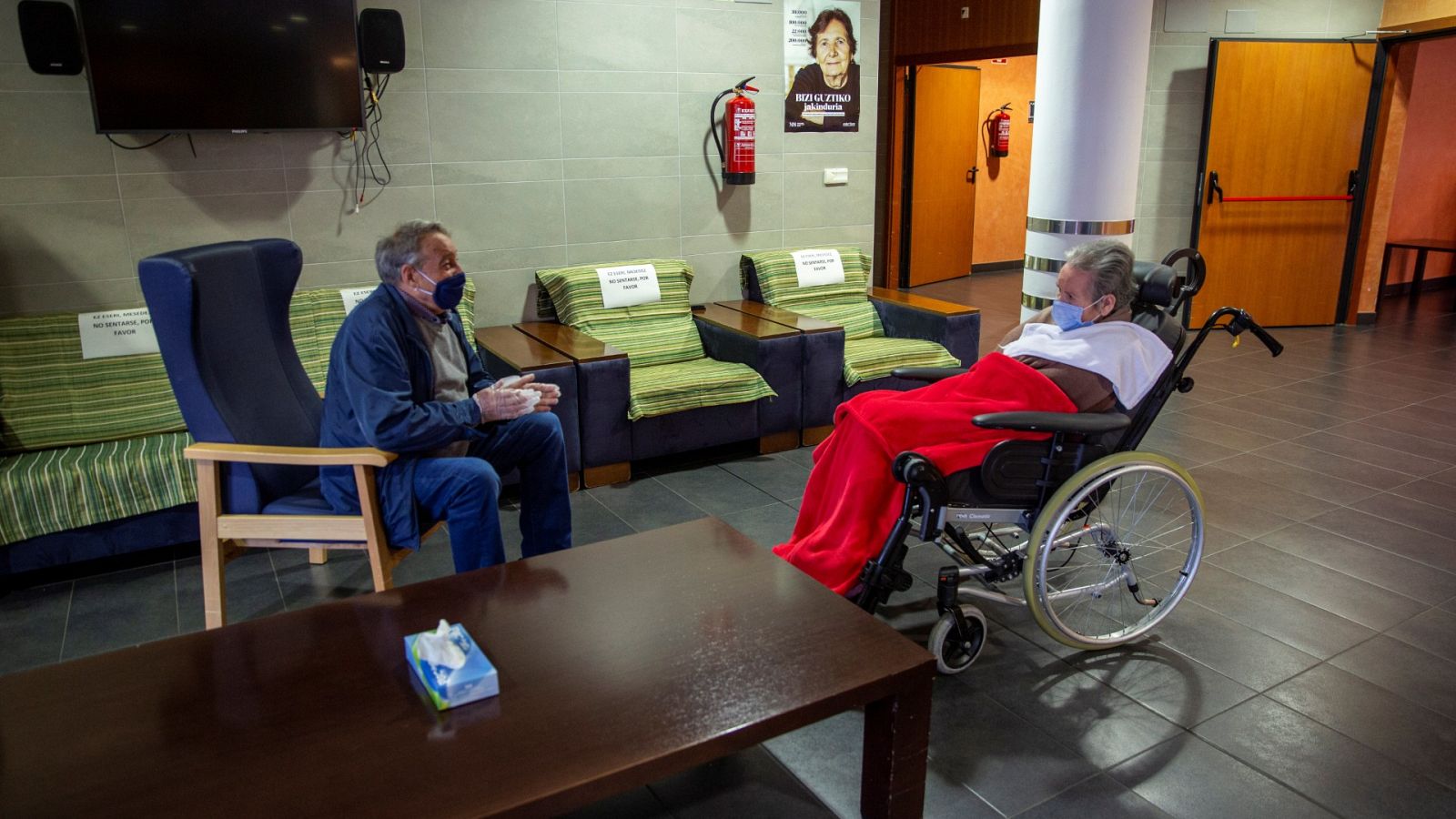 Tres residencias de ancianos prohíben las visitas tras detectarse positivos