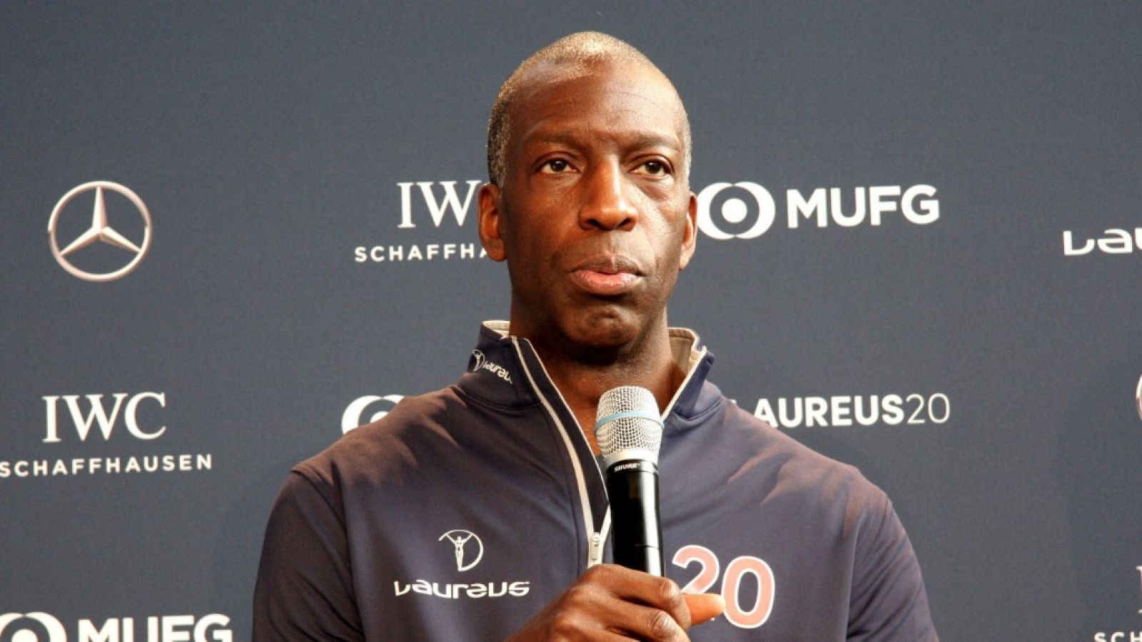 El exatleta y campeón olímpico Michael Johnson alza la voz contra el racismo