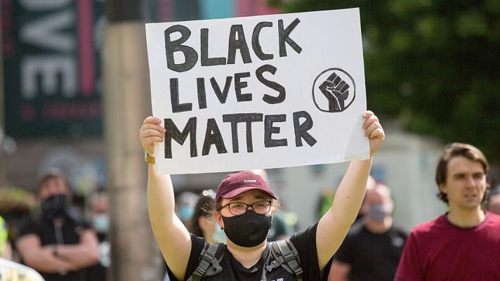 Telediario 1 - Protestas contra el racismo en París y Glasgow el mismo día que Trump retoma los actos de su campaña electoral