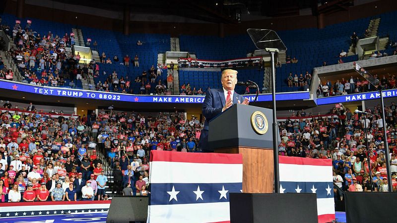 Usuarios de TikTok juegan una mala pasada a Trump en su primer mitin electoral en Tulsa - RTVE.es - Telediario 1 | Ver