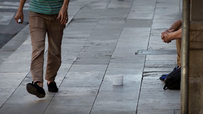 Telediario 1 - Oxfam alerta de que la crisis del coronavirus podría arrastrar a la pobreza a 700.000 personas más en España