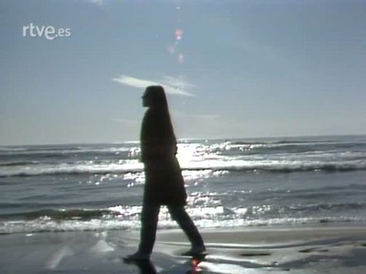  - Al Bano y Romina, desde Cataluña, cantan 'Arena blanca, mar