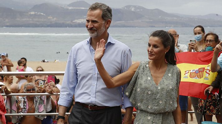 Telediario 1 - El rey infunde ánimo para levantar el país "entre todos y con la ayuda europea"