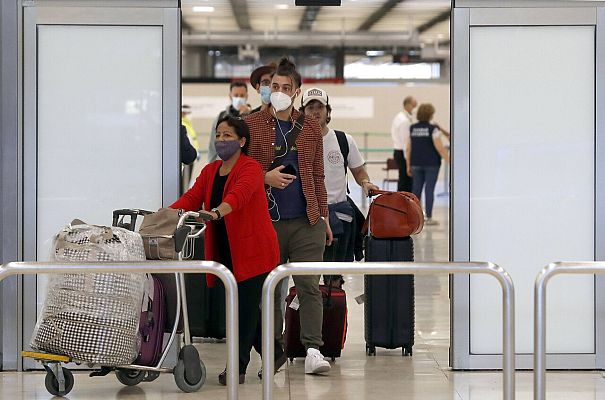 Telediario 1 - Ayuso no descarta el cierre de municipios si hay rebrotes y pide al Gobierno un protocolo