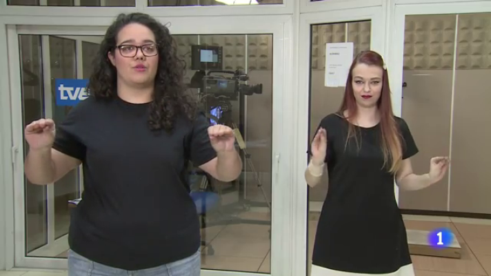 Telediario 1 - Los intérpretes de lengua de signos que traducen el Telediario en directo