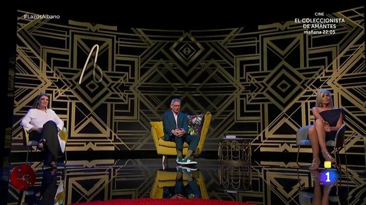 Lazos de sangre - Romina y Al Bano según sus firmas