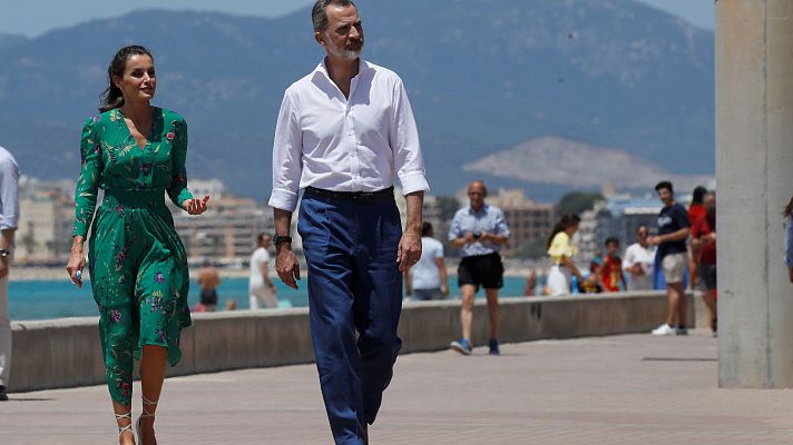 Telediario 1 - Los reyes visitan Baleares y se reúnen con representantes del sector turístico