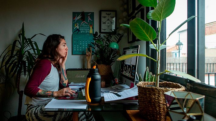 Telediario 1 - Teletrabajo: las empresas podrían pagar el material