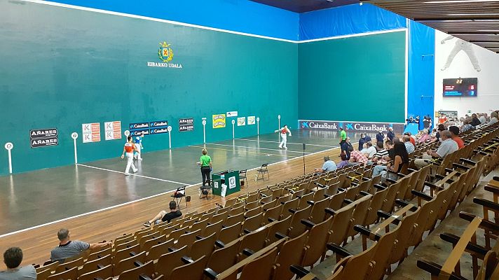  - La luz aparece al final del frontón: primer evento deportivo con público