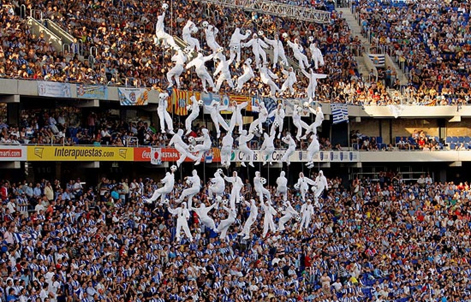 El Espanyol inauguró su nuevo estadio de Cornellá-El Prat con una victoria ante el Liverpool.
