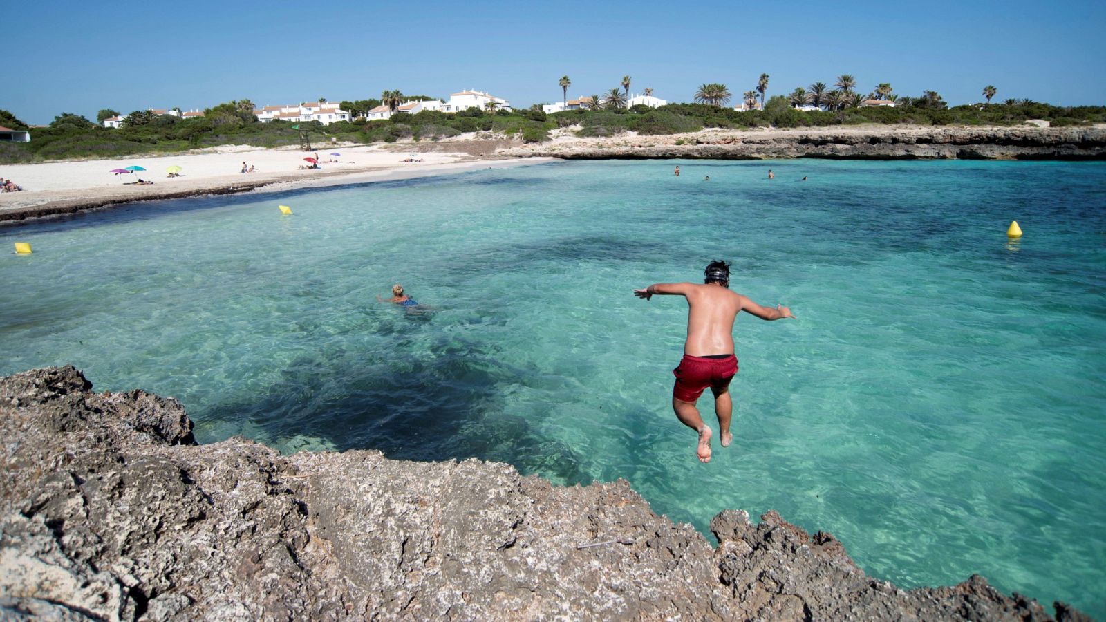 Primer fin de semana completo de movilidad plena pero con preocupación por los rebrotes