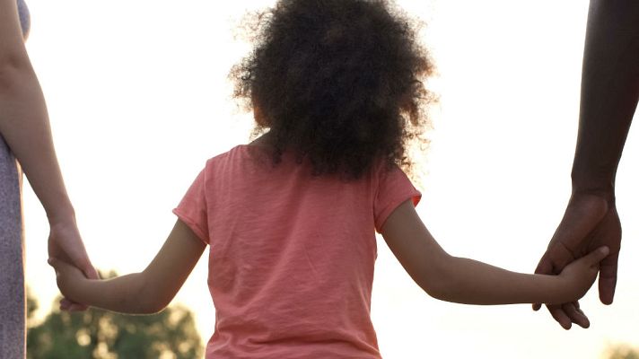 Telediario 1 - El coronavirus obliga a suspender los campamentos de saharauis este verano