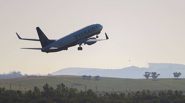 Telediario 1 - ¿Pueden regresar los españoles desde países vetados por la UE?