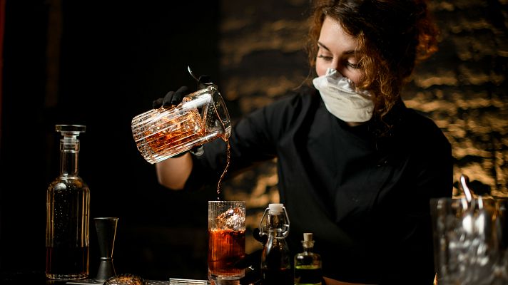 Telediario 1 - Madrid adelanta la apertura de bares y discotecas