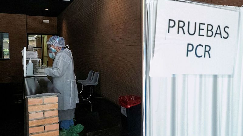 Las clínicas privadas multiplican las peticiones que reciben de test PCR - RTVE.es - Telediario 1 | Ver