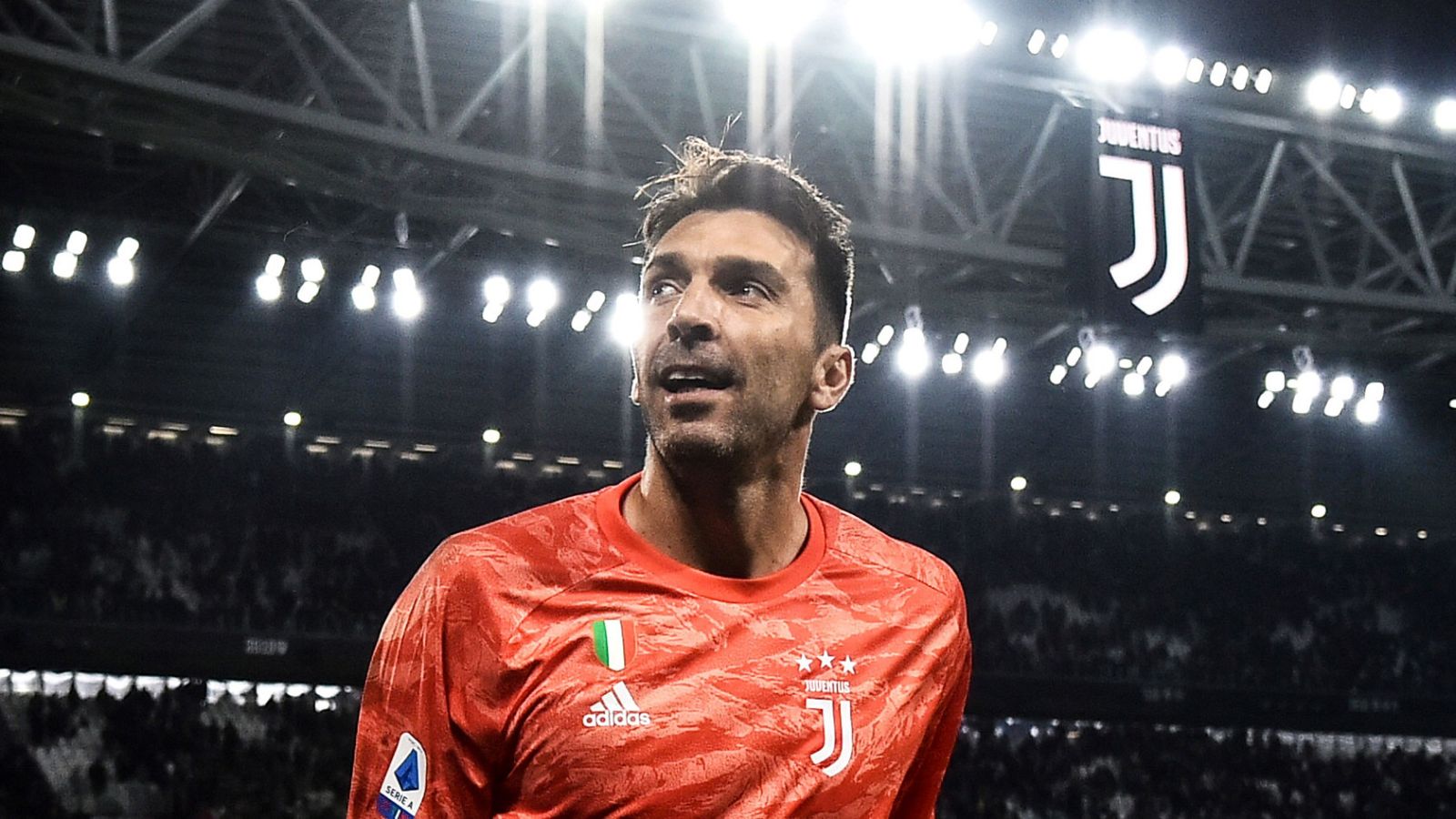 Buffon entra en la historia de la Serie A con sus 648 partidos oficiales