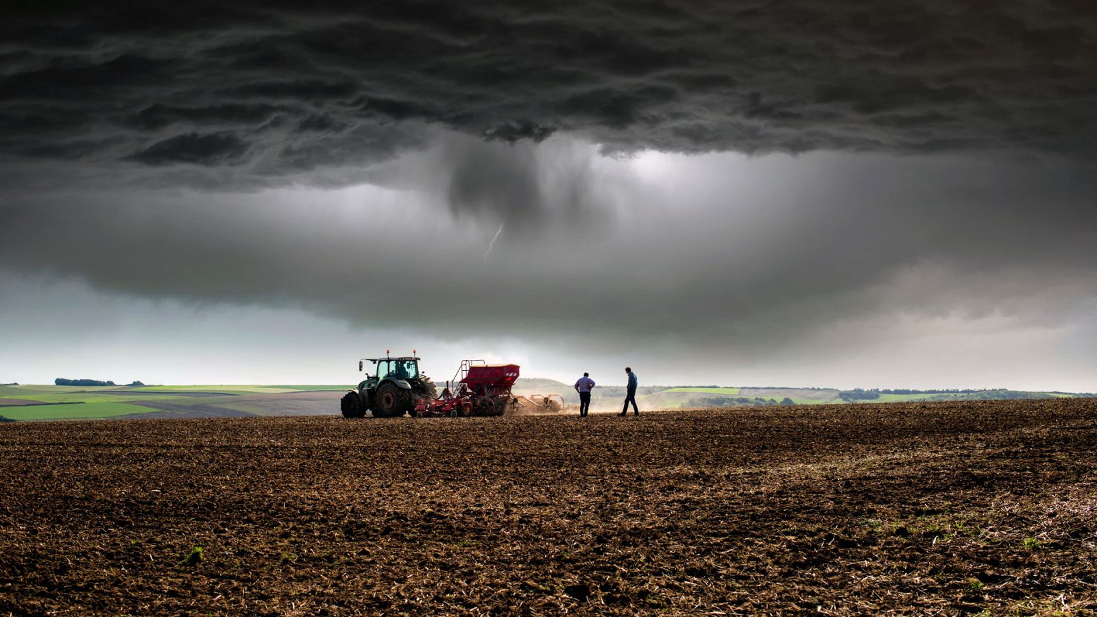Chubascos y tormentas localmente fuertes en la Ibérica oriental - Ver ahora