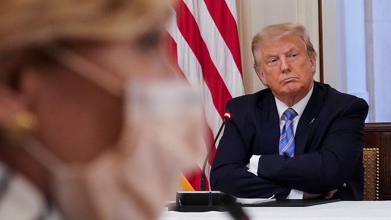 De Bolsonaro a Trump, políticos negacionistas o escépticos ante el coronavirus - Informativo 24h | Ver