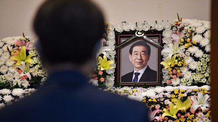 Telediario 1 - Conmoción en Corea del Sur por el presunto suicidio del alcalde de Seúl ante una denuncia por acoso sexual