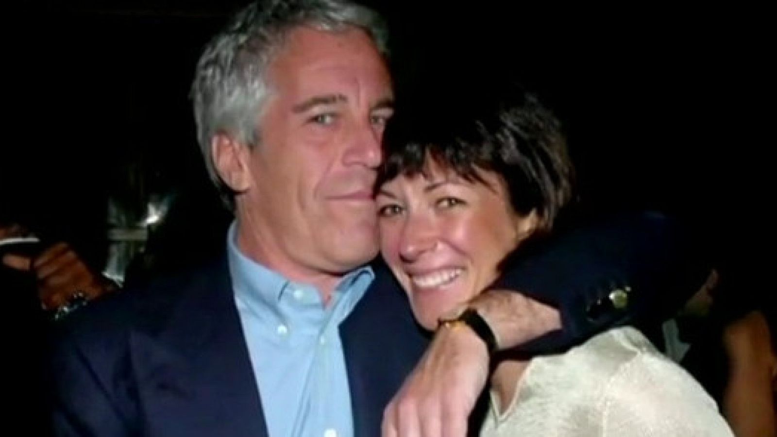 Protocolo antisuicidio para la socia de Epstein | Ver