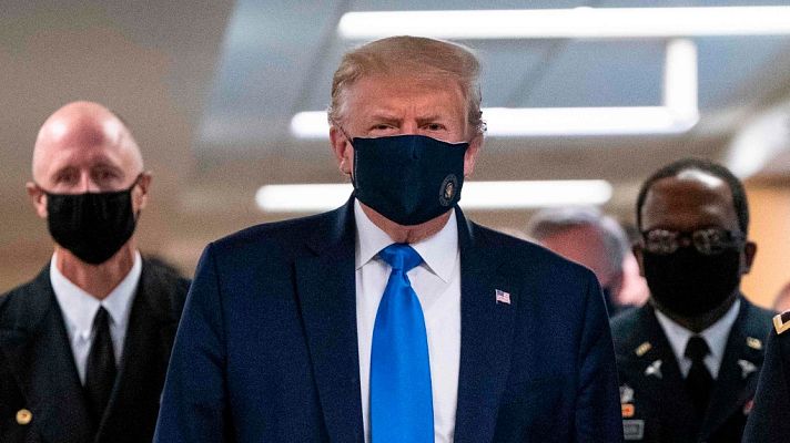 Telediario 1 - Por fin Donald Trump se ha puesto la mascarilla en público