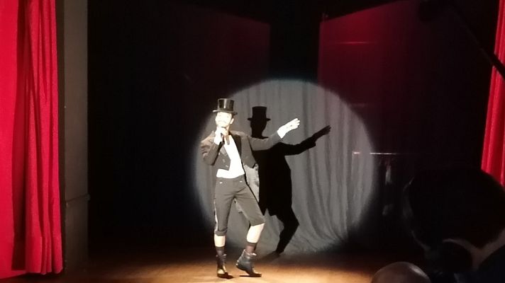 Atención obras - No le digas a papá que canto en este bar