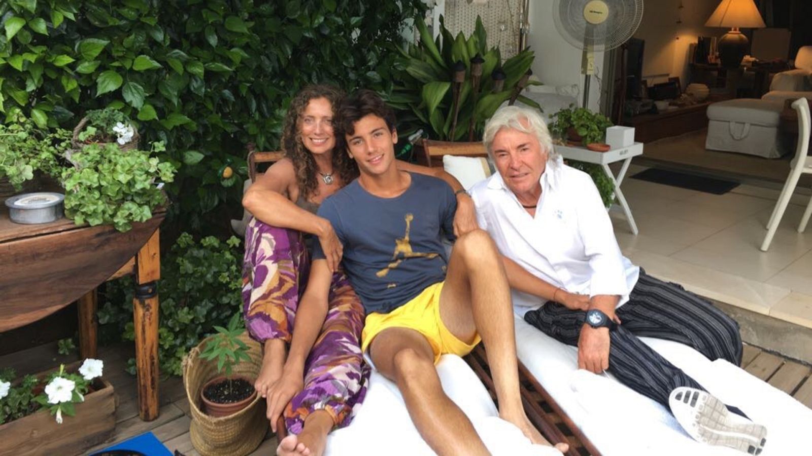 Ángel Nieto y su hijo Hugo, su ojito derecho